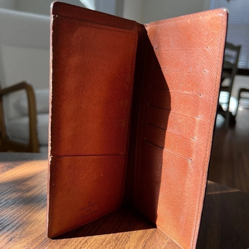 Louis Vuitton Monogram Bifold Wallet - Picture 4 of 8